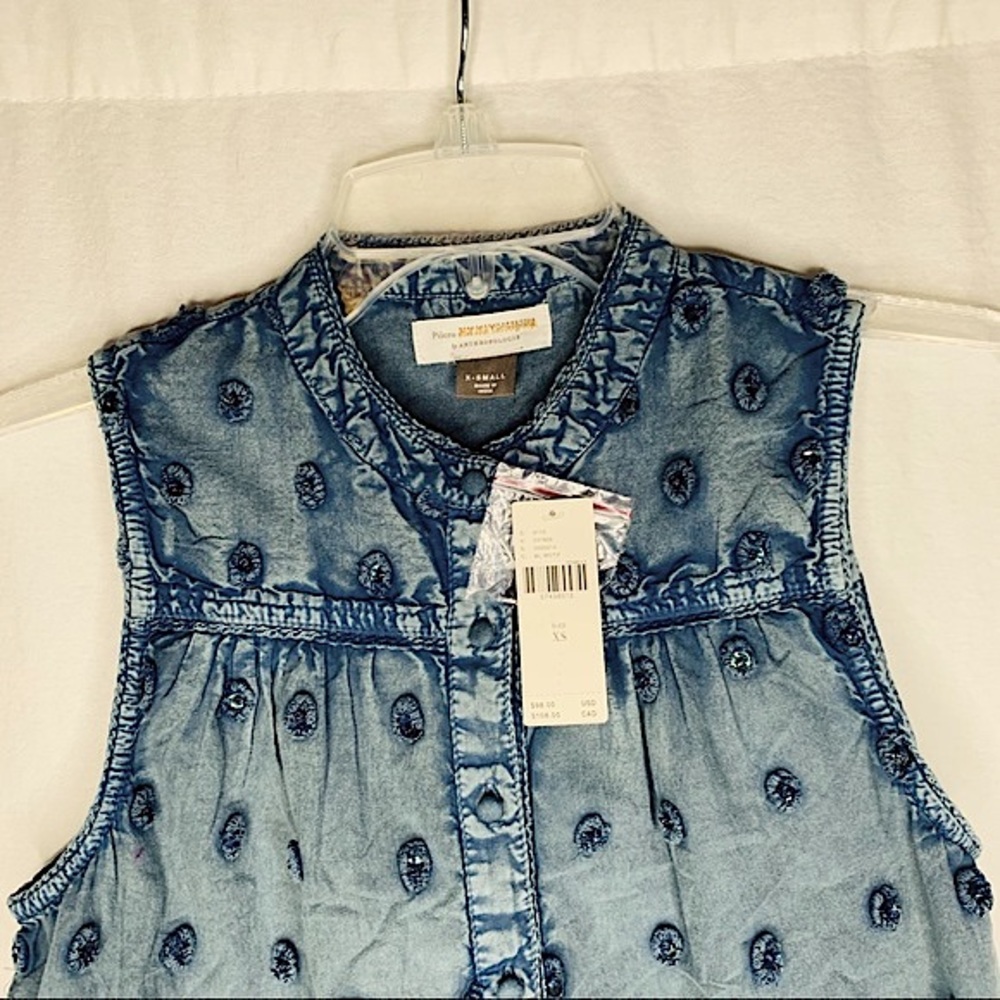 PILCRO Button Down ADIRA Blouse, TEXTURED BLUE BUTTON SLEEVELESS BLOUSE NEW - Picture 7 of 8